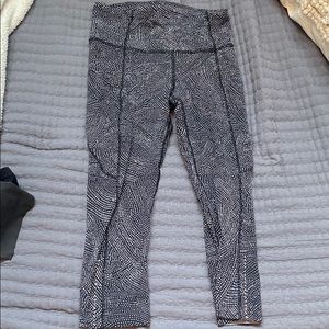 Fast and free high rise crop, 19”